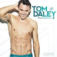 Tom Daley : Le jeune plongeur dévoile son calendrier très sexy...