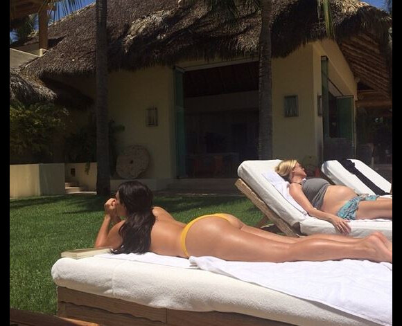 Kim Kardashian en vacances à Punta Mita, au Mexique. Juillet 2014.