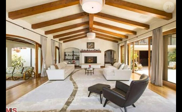 L'acteur Bruce Willis a vendu sa villa de Beverly Hills pour 16 millions de dollars.