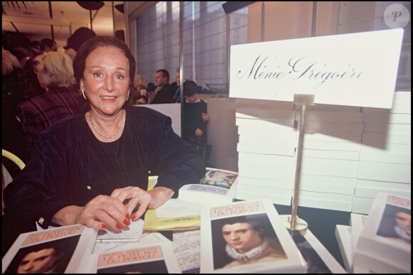 Ménie Grégoire en 1991 pour une séance de dédicaces.