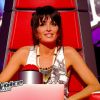 Jenifer dans son fauteuil dans The Voice Kids sur TF1. Episode 1 diffusé le samedi 23 août 2014 sur TF1.
