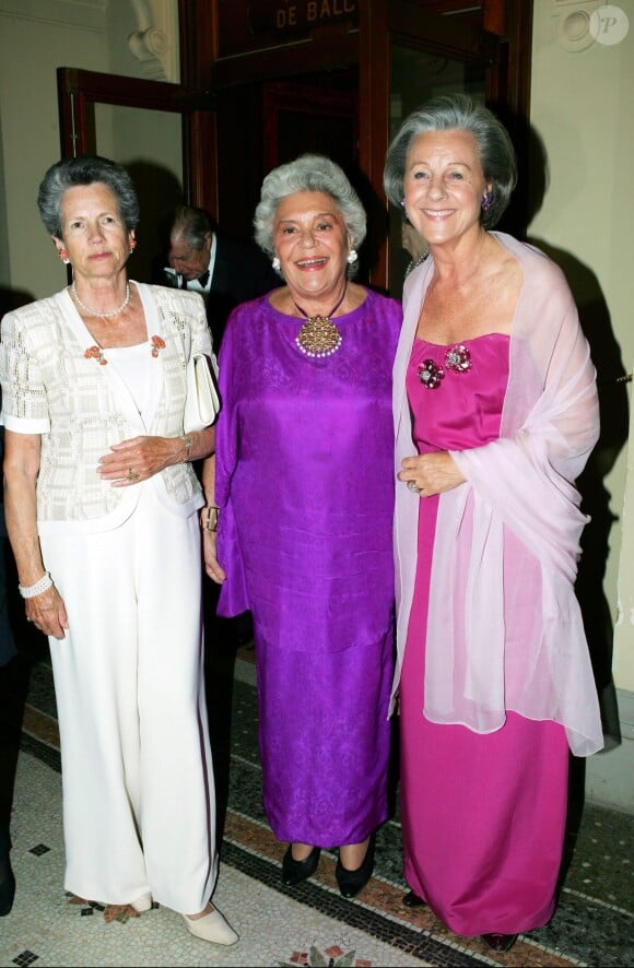 Anne-Aymone Giscard d'Estaing, la baronne Philippine de Rothschild, et la comtesse Guy de Brantes en 2004.