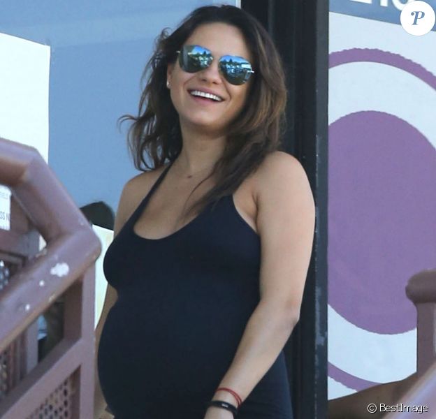 Mila Kunis Son Baby Bump Au Bord De Lex