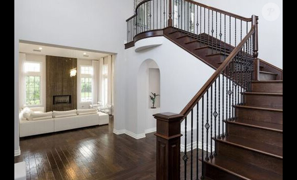Katie Holmes a acheté cette jolie maison à Los Angeles pour 3,7 millions de dollars.