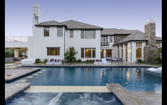 Katie Holmes a acheté cette maison à Los Angeles pour 3,7 millions de dollars.
