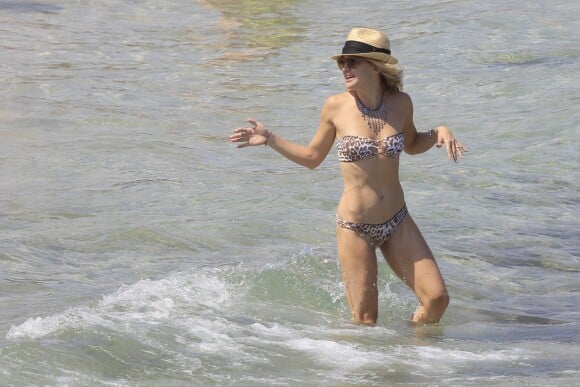 Exclusif - Kate Hudson se baigne à Ibiza, le 19 juin 2014.