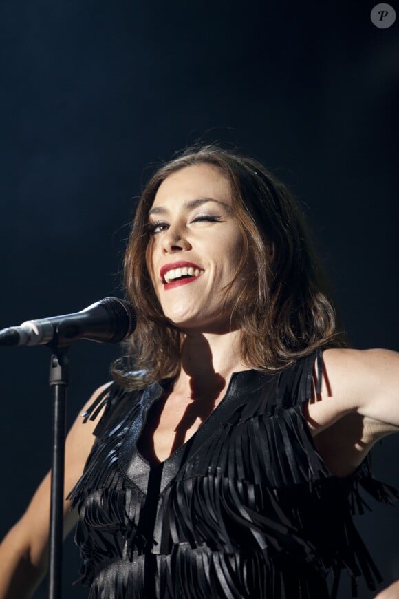 Olivia Ruiz en concert sur la scène du théâtre de Verdure lors de la "Crazy Week" à Nice le 19 juillet 2013