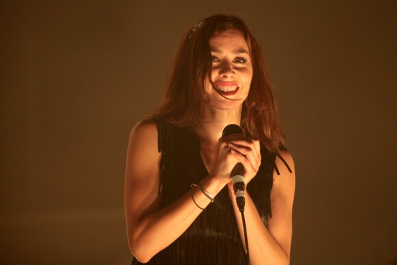 Olivia Ruiz en concert sur la place de l'Hôtel de Ville de Paris, le 18 juillet 2013