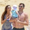 Le footballeur Iker Casillas, sa sublime Sara Carbonero et leur petit Martin profitent de leurs vacances sur les plages de la région de l'Algarve au Portugal, le 5 juillet 2014