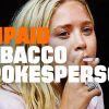  Mary-Kate Olsen cigarette à la bouche est visée par la campagne Unpaid Tobacco Spokesperson, août 2014.

