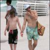 Robert Downey Jr. en vacances avec son fils Indio à Miami en 2006