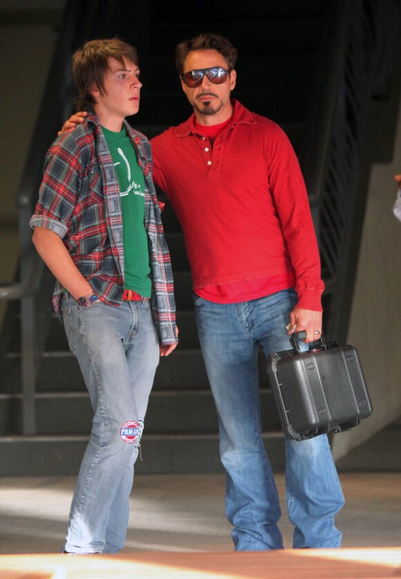 Robert Downey Jr. et son fils Indio au Westfield Mall de Century City, le 25 avril 2009