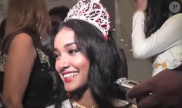 May Myat Noe, d'origine birmane, élue Miss Asie-Pacifique 2014 a été déchue de son titre mais s'est enfuie avec sa couronne.