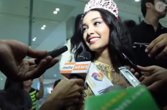 May Myat Noe, d'origine birmane, élue Miss Asie-Pacifique 2014 a été déchue de son titre mais s'est enfuie avec sa couronne.
 