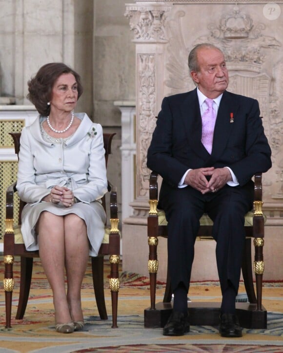 La reine Sofia et le roi Juan Carlos Ier d'Espagne lors de la cérémonie d'abdication au palais royal à Madrid, le 18 juin 2014.