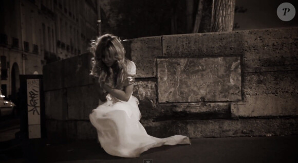 Najoua Belyzel dans le clip "Rendez-vous", paru le 7 septembre 2014.