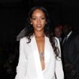 Rihanna assiste au défilé EDUN printemps-été 2015 à New York, le 7 septembre 2014.