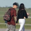 Exclusif - Selena Gomez et Justin Bieber, main dans la main, débarquent à l'aéroport d'Ontario, le 27 août 2014.