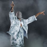 Kanye West : Grosse bourde en plein concert, deux handicapés pris pour cible