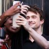 Daniel Radcliffe arrive à la radio NRJ pour la promotion de son film "Horns" le 16 septembre 2014 à Paris