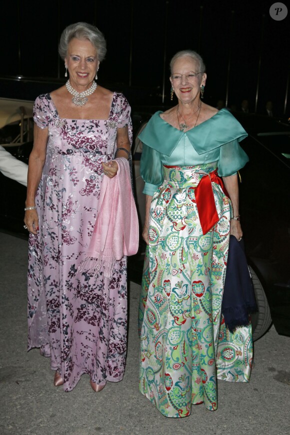 La princesse Benedikte et la reine Margrethe II de Danemark à la soirée des noces d'or de leur soeur la reine Anne-Marie de Grèce et du roi Constantin II de Grèce, au Pirée, le 18 septembre 2014