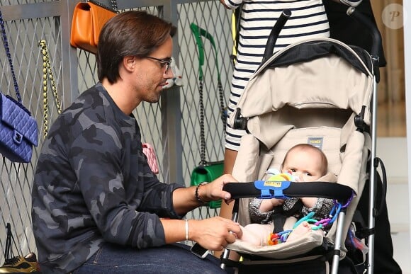 Jay Rutland et sa fillette Sophia à Paris le 20 septembre 2014