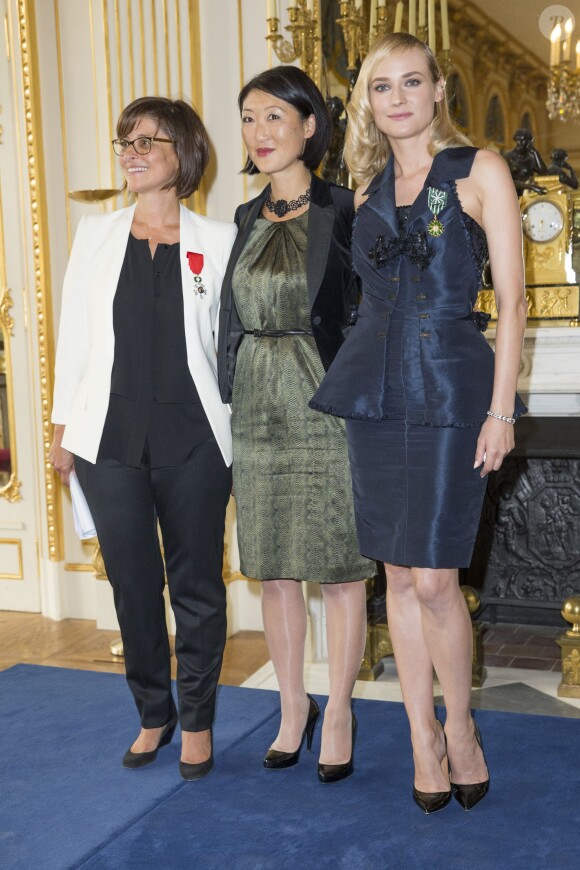 Michèle Fitoussi, Fleur Pellerin et Diane Kruger - Remise de la médaille des Arts et des Lettres à Diane Kruger au ministère de la Culture à Paris le 22 septembre 2014.