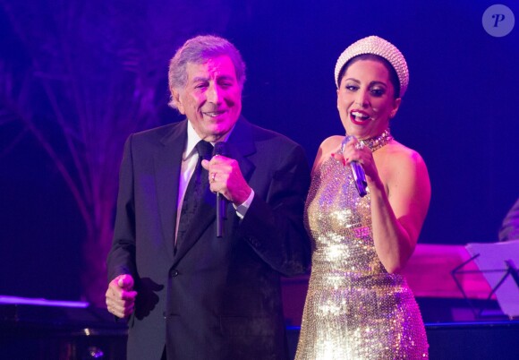 Lady Gaga (28 ans) et Tony Bennett (88 ans) en concert sur la Grand-Place de Bruxelles, le 22 septembre 2014.