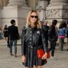 Alexandra Golovanoff arrive au Grand Palais pour assister au défilé Carven printemps-été 2015. Paris, le 25 septembre 2014.