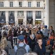 Une foule impressionnante à l'arrivée Kanye West et Kim Kardashian arrivent au Grand Hôtel de Paris, pour le défilé Balmain printemps-été 2014. Paris, le 25 septembre 2014.