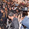 Une foule impressionnante à l'arrivée Kanye West et Kim Kardashian arrivent au Grand Hôtel de Paris, pour le défilé Balmain printemps-été 2014. Paris, le 25 septembre 2014.