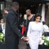 Kim Kardashian et Kanye West quittent le restaurant L'Avenue. Paris, le 25 septembre 2014.