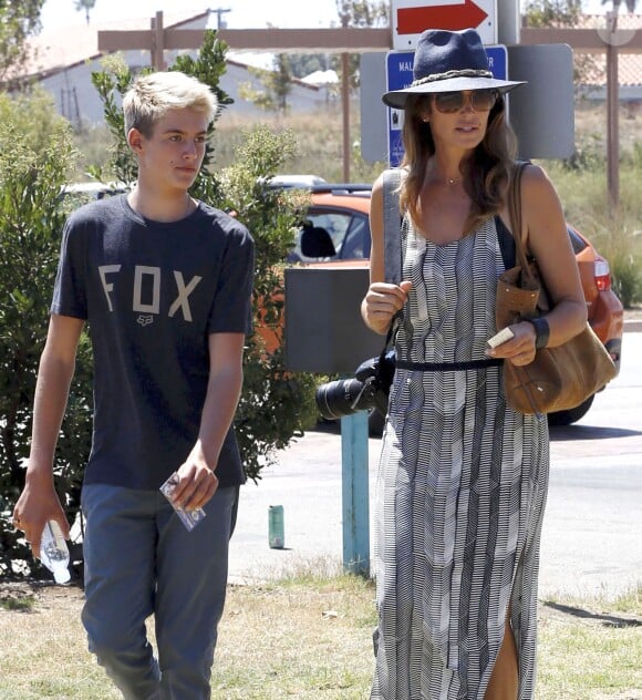 Cindy Crawford et son fils Presley se rendent au "Chili Cook Off" à Malibu le 31 aout 2014.