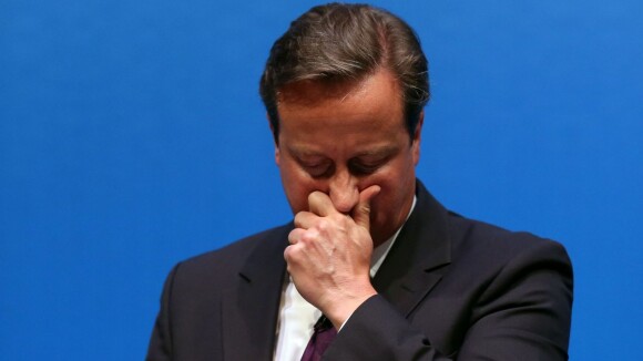 Elizabeth II qui 'ronronne' de plaisir : La plus belle gaffe de David Cameron...