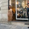 Kim Kardashian et Kris Jenner font du shopping avenue Montaigne à Paris, le samedi 27 septembre 2014.