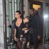 Kim Kardashian, Kanye West et leur fille North quittent le Royal Monceau pour se rendre au Lycée Carnot, lieu du défilé Givenchy. Paris, le 28 septembre 2014.