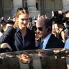 Karlie Kloss quitte le Grand Palais à l'issue du défilé Mugler printemps-été 2015. Paris, le 27 septembre 2014.
