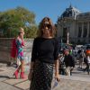 Carine Roitfeld arrive au Grand Palais pour assister au défilé Mugler printemps-été 2015. Paris, le 27 septembre 2014.