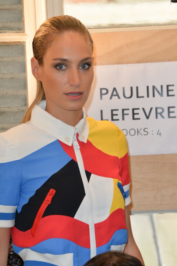 Exclusif - Pauline Lefèvre en backstage de défilé de mode "Jean-Charles de Castelbajac" au Garage Lubeck à Paris, le 30 septembre 2014.