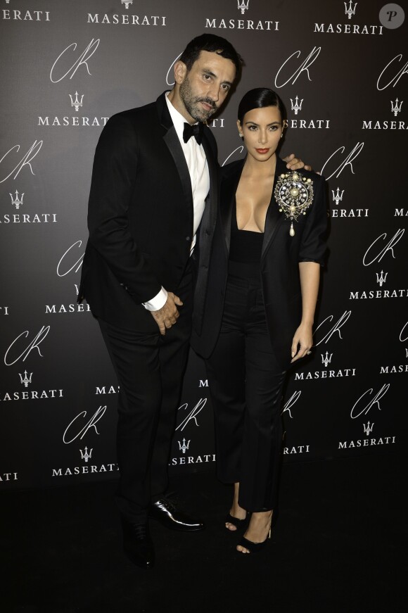 Kim Kardashian et Riccardo Tisci assistent à la soirée CR Fashion Book Issue N.5  à l'hôtel Peninsula à Paris, le 30 septembre 2014