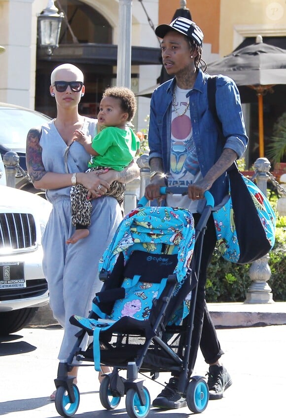 Amber Rose, Wiz Khalifa et leur fils Sebastian à Calabasas. Le 17 mars 2014.