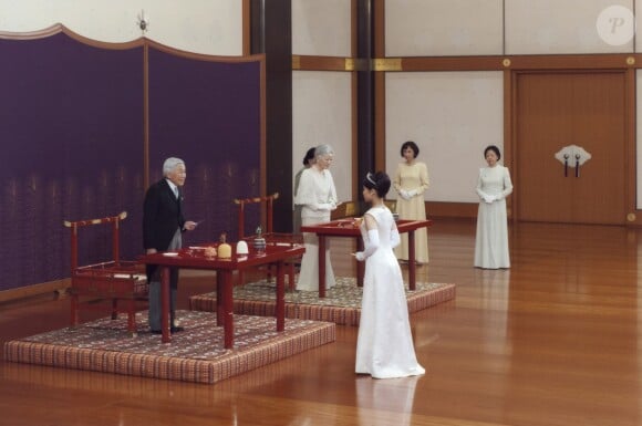La princesse Noriko de Takamado du Japon lors de la cérémonie d'adieux à l'empereur Akihito du Japon le 2 octobre 2014 au palais impérial, à Tokyo. Un passage obligé avant son mariage avec Kunimaro Senge le 5 octobre.