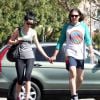 Exclusif - Krysten Ritter se rend à son cours de gym, main dans la main, avec son compagnon Adam Granduciel à West Hollywood, le 30 septembre 2014.