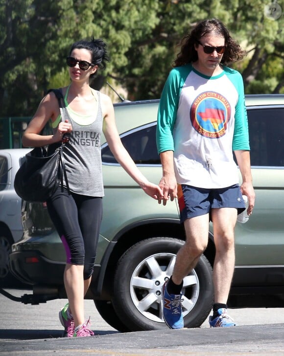 Exclusif - Krysten Ritter se rend à son cours de gym avec son boyfriend Adam Granduciel à West Hollywood, le 30 septembre 2014.