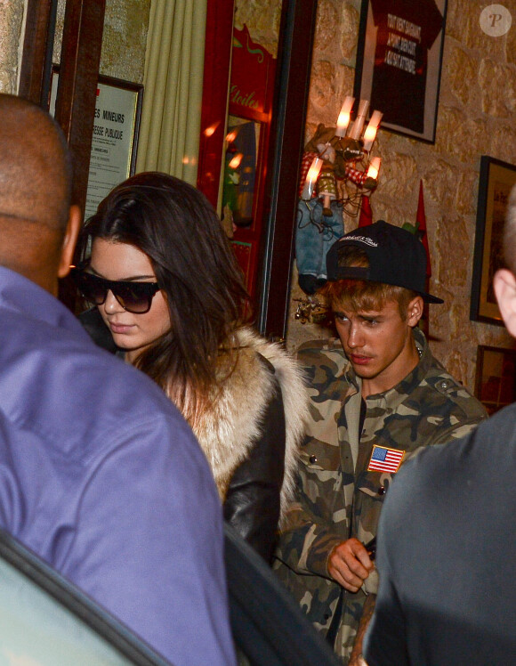 Justin Bieber et Kendall Jenner mangent chez Ferdi à Paris, le 30 septembre 2014