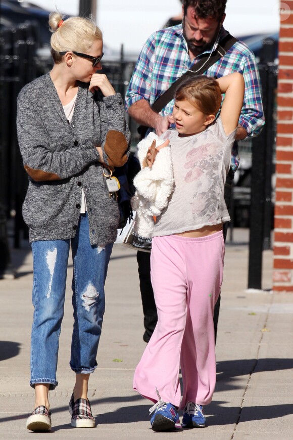 Michelle Williams et sa fille Matilda à New York, le 6 octobre 2014.