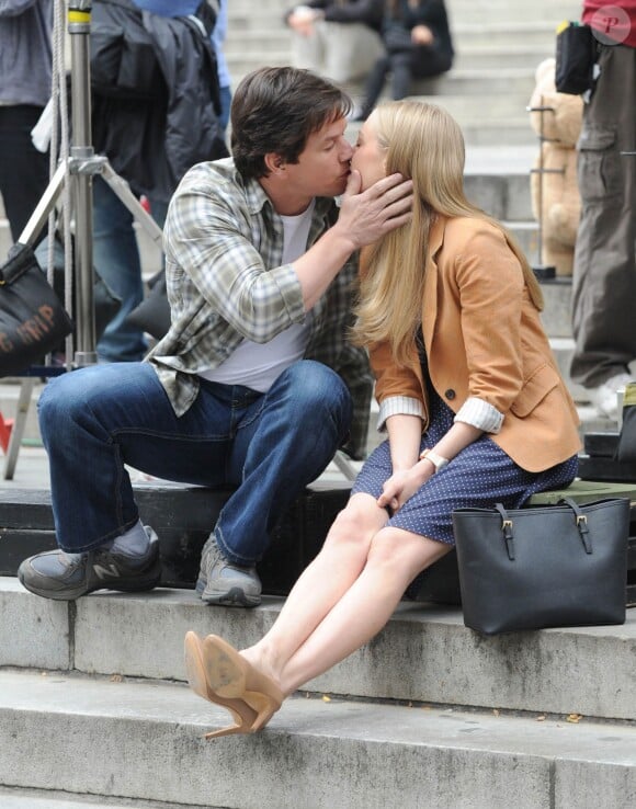 Amanda Seyfried et Mark Wahlberg sur le tournage de "Ted 2" à New York, le 7 octobre 2014.