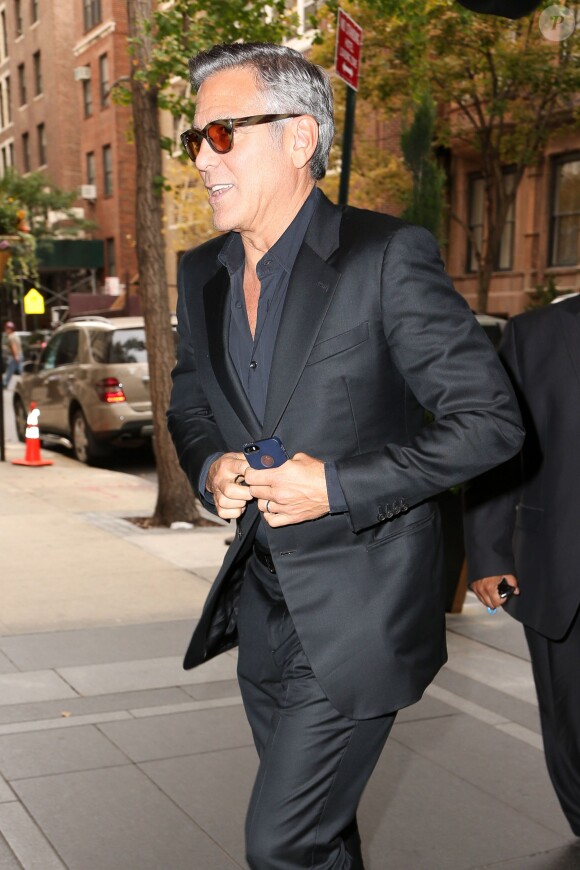 George Clooney arrivant au Carlyle Hotel à New York le 9 octobre 2014