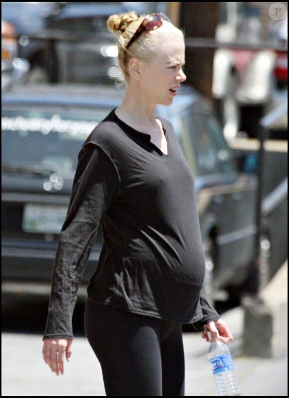 Nicole Kidman enceinte à Nashville le 7 juin 2008.