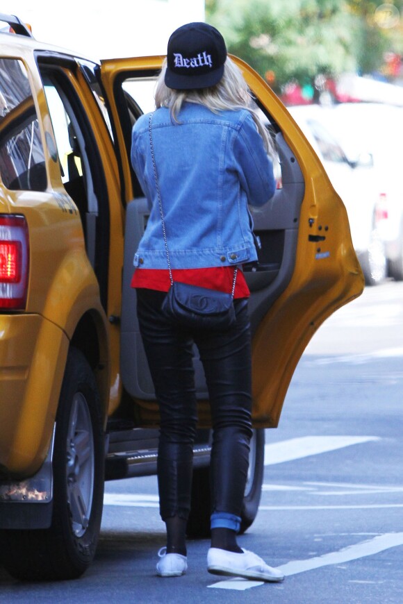 La starlette Amanda Bynes dans les rues de New York. Le 6 octobre 2014